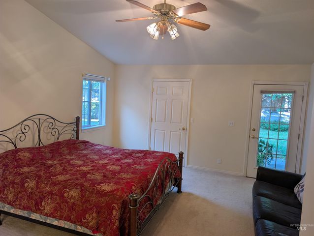 690 S Granite Way, Boise, ID 83712