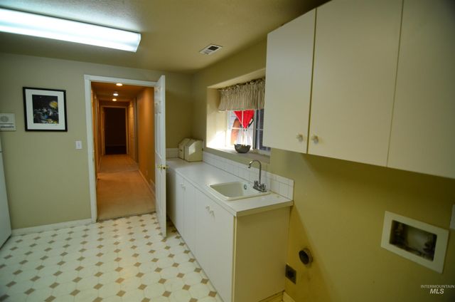 690 S Granite Way, Boise, ID 83712