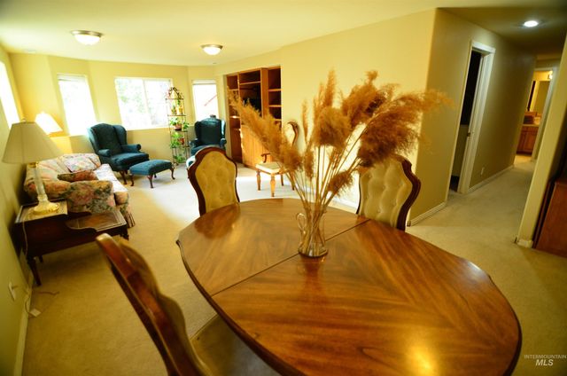 690 S Granite Way, Boise, ID 83712