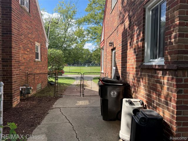 17670 Indian, Redford Charter Township, MI 48240