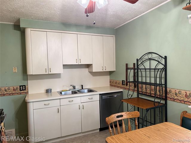 17670 Indian, Redford Charter Township, MI 48240