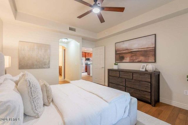 5450 E DEER VALLEY Drive 1208, Phoenix, AZ 85054