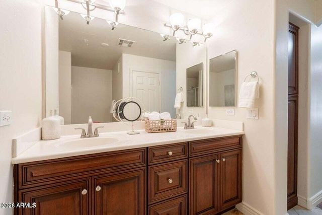 5450 E DEER VALLEY Drive 1208, Phoenix, AZ 85054