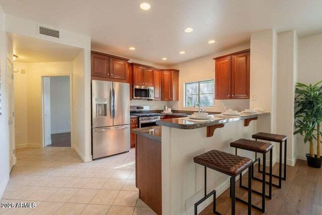 5450 E DEER VALLEY Drive 1208, Phoenix, AZ 85054