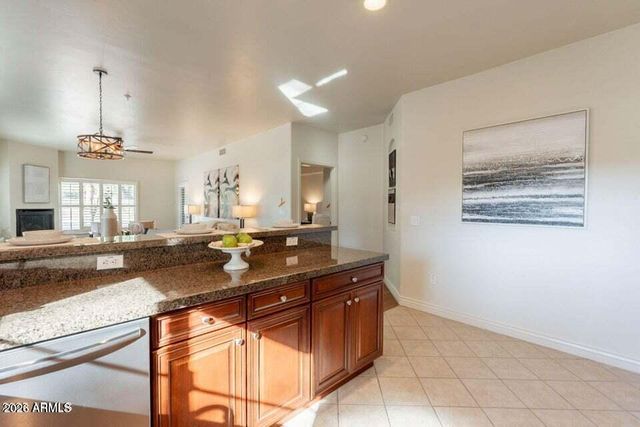 5450 E DEER VALLEY Drive 1208, Phoenix, AZ 85054