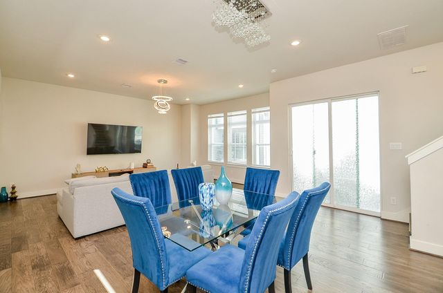 5811 Fairdale Lane B, Houston, TX 77057