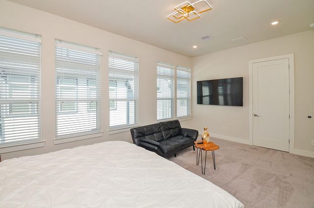 5811 Fairdale Lane B, Houston, TX 77057