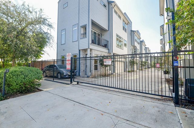 5811 Fairdale Lane B, Houston, TX 77057