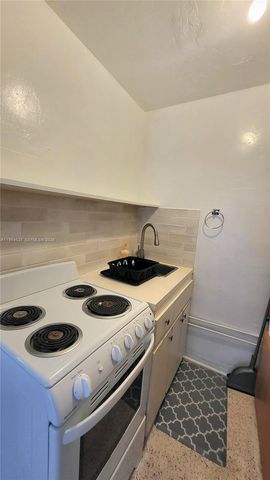 215 S 12th Ave Back, Hollywood, FL 33019