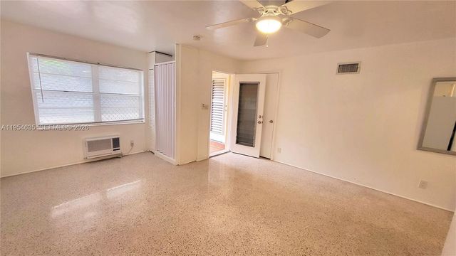 215 S 12th Ave Back, Hollywood, FL 33019