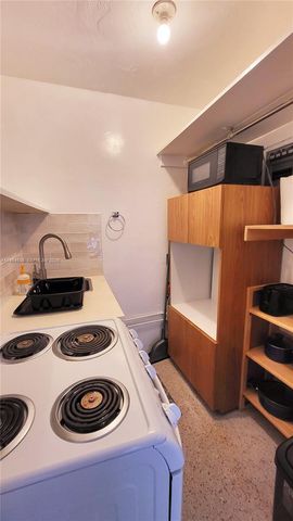 215 S 12th Ave Back, Hollywood, FL 33019