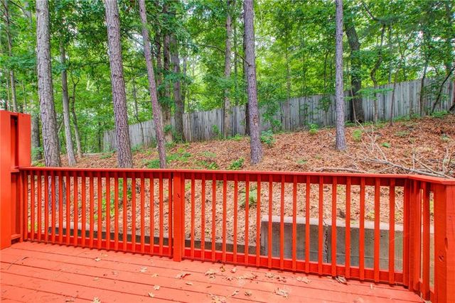 2470 Stonegate Drive NW, Acworth, GA 30101
