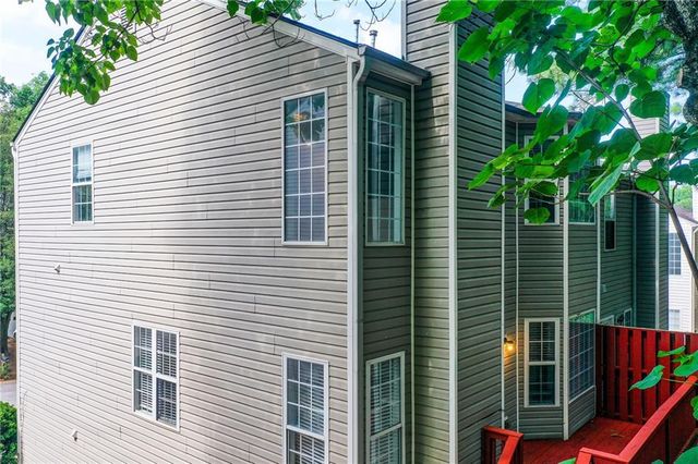 2470 Stonegate Drive NW, Acworth, GA 30101