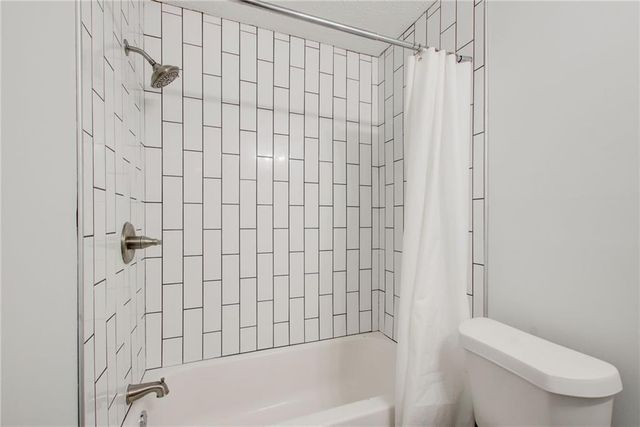 2470 Stonegate Drive NW, Acworth, GA 30101