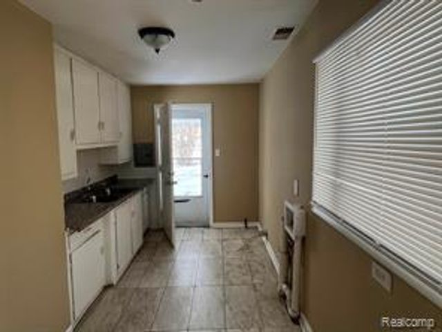 11123 Hudson Avenue, Warren, MI 48089