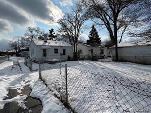 11123 Hudson Avenue, Warren, MI 48089