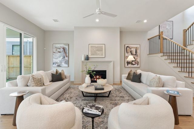 711 E 12th Street, Houston, TX 77008