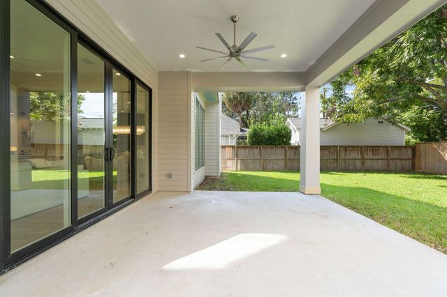 711 E 12th Street, Houston, TX 77008