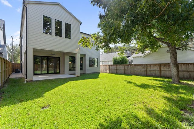 711 E 12th Street, Houston, TX 77008