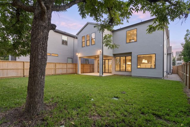 711 E 12th Street, Houston, TX 77008
