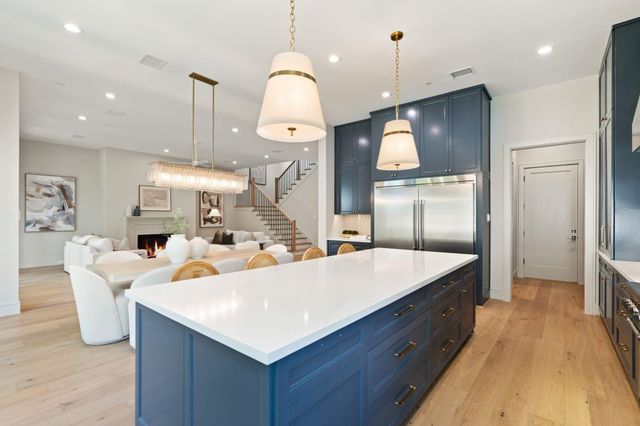 711 E 12th Street, Houston, TX 77008