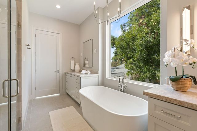 711 E 12th Street, Houston, TX 77008