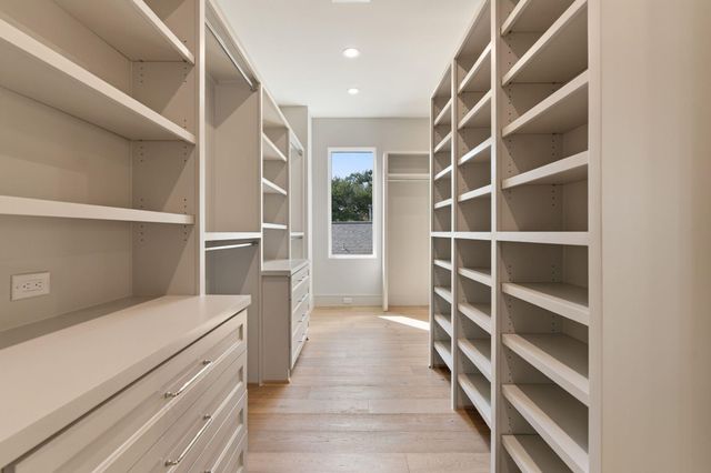 711 E 12th Street, Houston, TX 77008