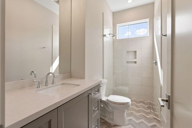 711 E 12th Street, Houston, TX 77008