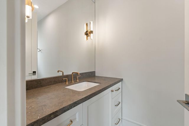 711 E 12th Street, Houston, TX 77008