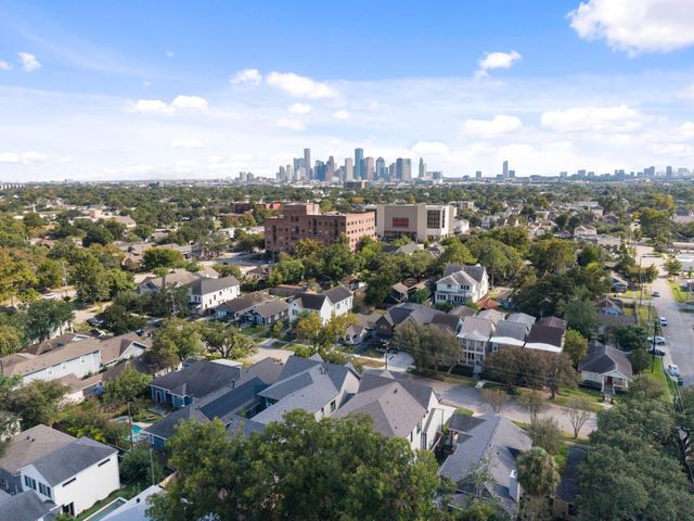 711 E 12th Street, Houston, TX 77008