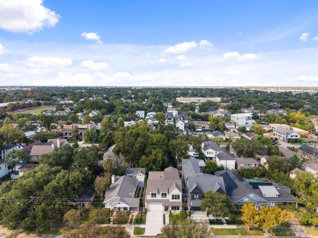 711 E 12th Street, Houston, TX 77008
