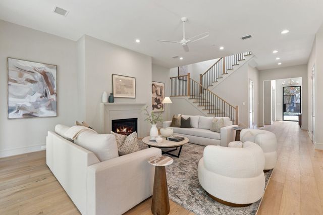711 E 12th Street, Houston, TX 77008
