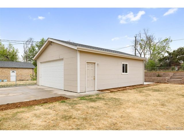 7600 E 22nd Ave, Denver, CO 80207