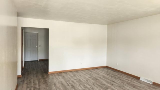 3365 Valleston Parkway, Toledo, OH 43607