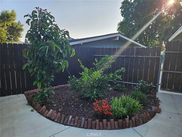 1252 E Walnut, Glendora, CA 91741