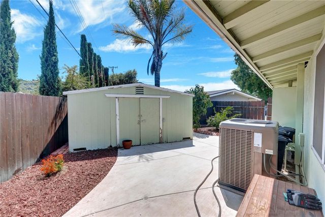 1252 E Walnut, Glendora, CA 91741