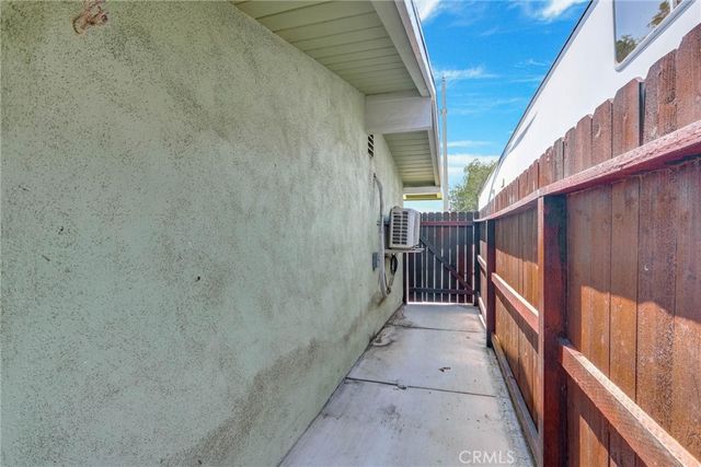 1252 E Walnut, Glendora, CA 91741