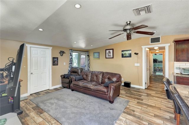 1252 E Walnut, Glendora, CA 91741