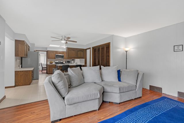 11020 Raleigh Street, Westchester, IL 60154