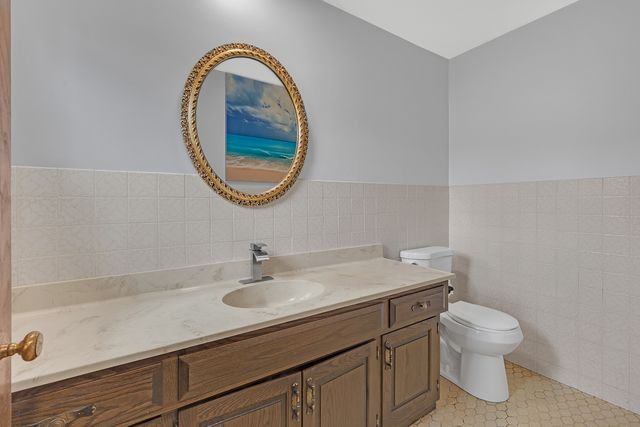 11020 Raleigh Street, Westchester, IL 60154