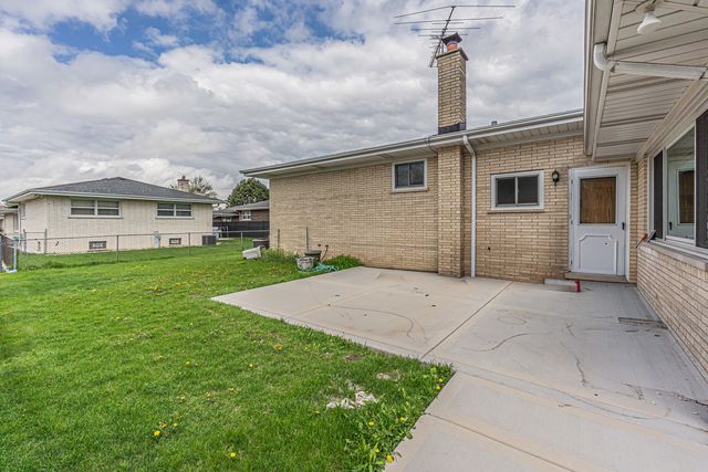 11020 Raleigh Street, Westchester, IL 60154