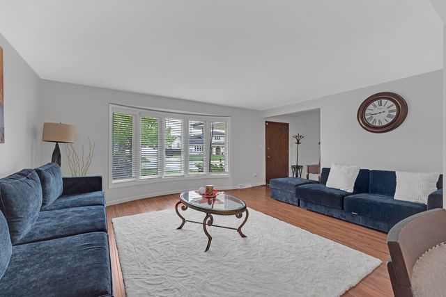 11020 Raleigh Street, Westchester, IL 60154