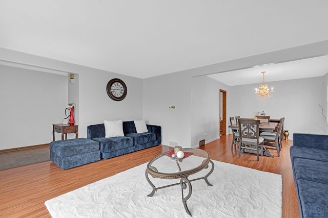 11020 Raleigh Street, Westchester, IL 60154