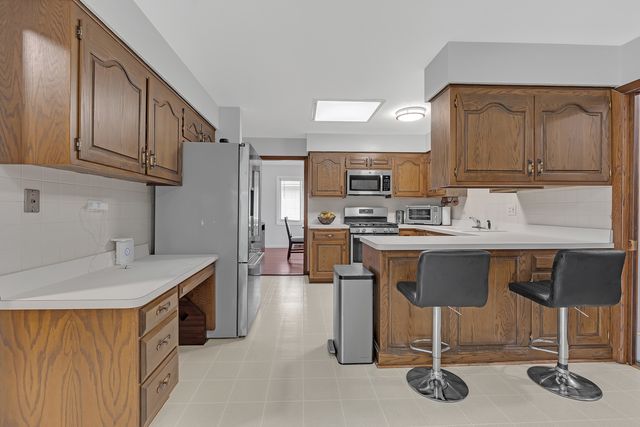 11020 Raleigh Street, Westchester, IL 60154