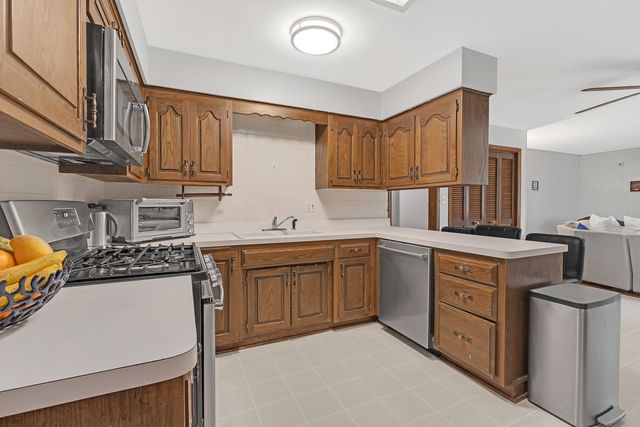 11020 Raleigh Street, Westchester, IL 60154