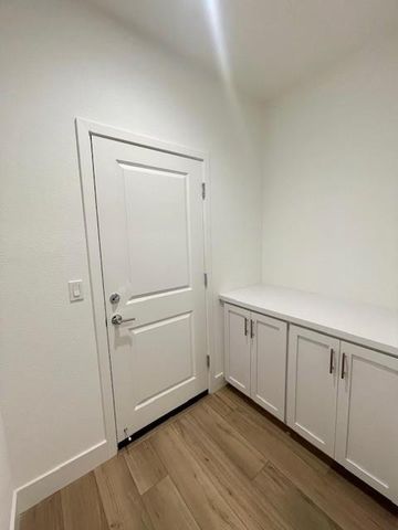 609 Silver Canoe Ct, Roseville, CA 95747