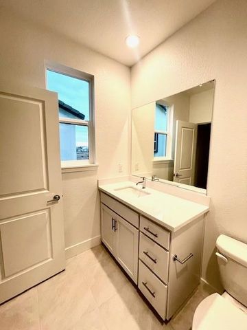 609 Silver Canoe Ct, Roseville, CA 95747