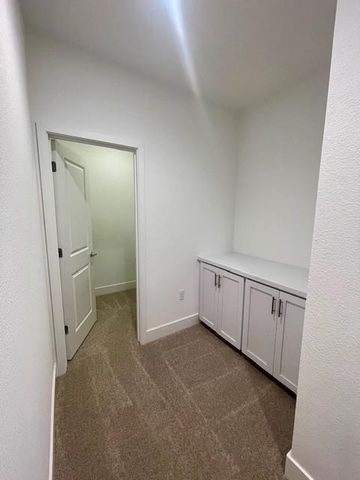 609 Silver Canoe Ct, Roseville, CA 95747