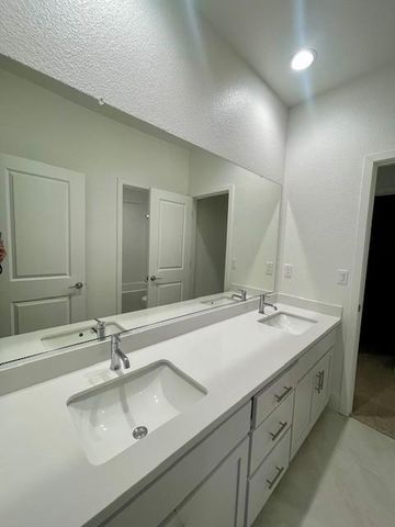 609 Silver Canoe Ct, Roseville, CA 95747