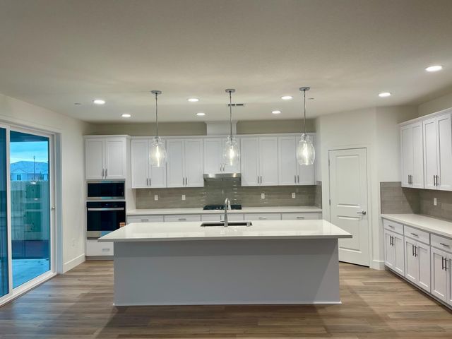 609 Silver Canoe Ct, Roseville, CA 95747